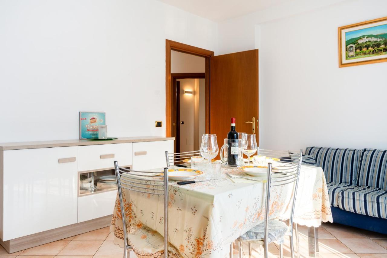 Casa Del Giardino Bright Apartment Бастия-Умбра Экстерьер фото