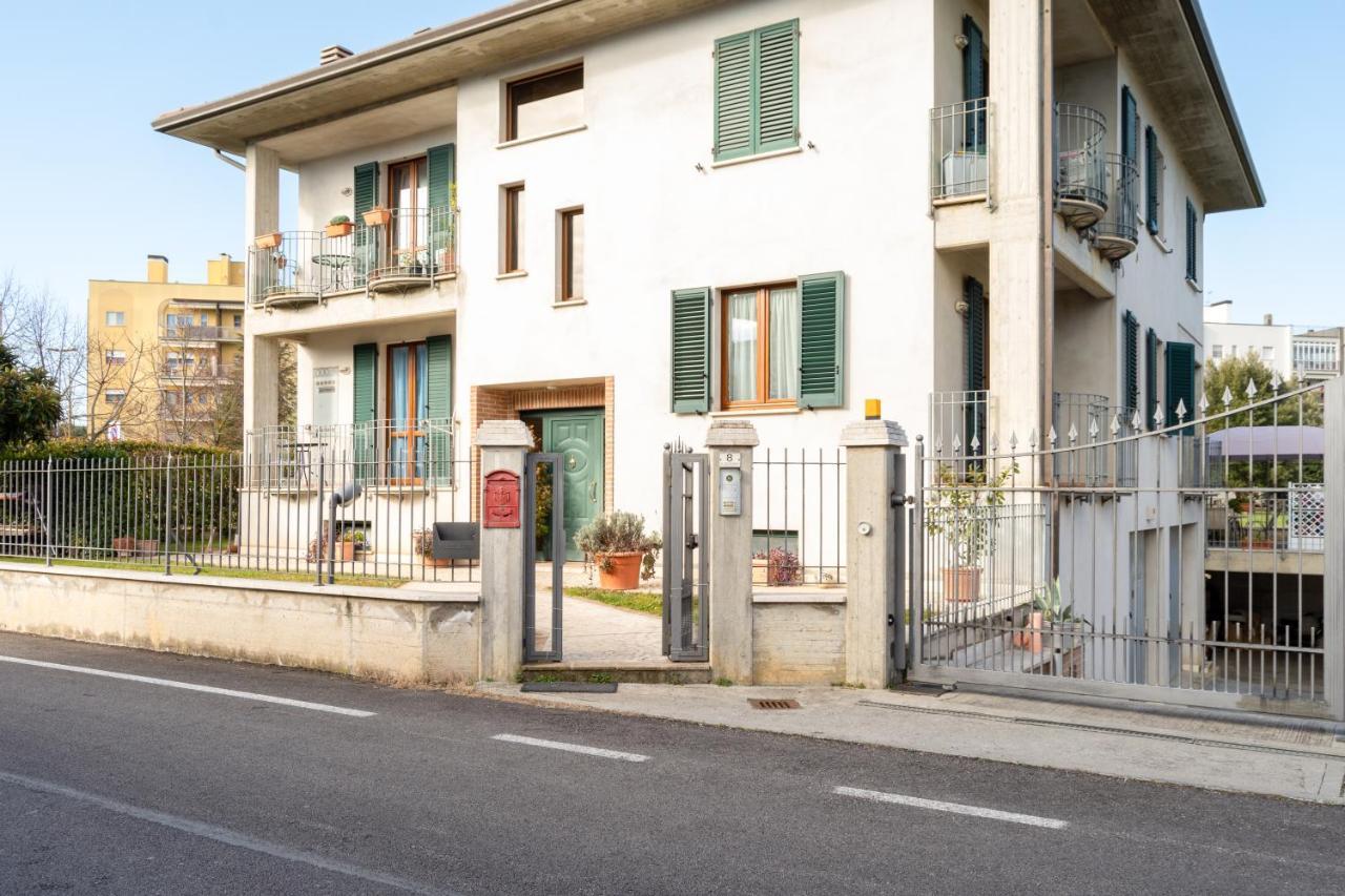 Casa Del Giardino Bright Apartment Бастия-Умбра Экстерьер фото
